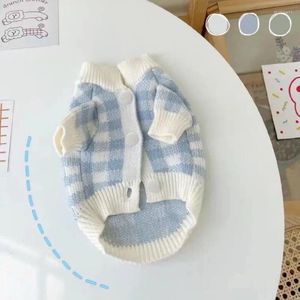 Hundebekleidung, himmelblauer karierter Strickpullover, kleine Kleidung, süße Kawaii-Strickjacke im Preppy-Stil, Kleidung für Katzen, weich, bequem, Haustierprodukte