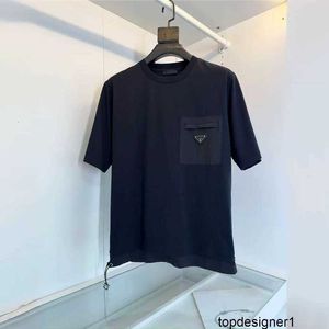 Tasarımcı Yüksek Versiyon Yaz P-ailesi Üçgen Demir Logo Yuvarlak Boyun T-Shirt Erkekler ve Erkekler İçin Normal Cepleri Gevşek Kısa Kollu T-Shirt Top 7TXC