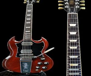 Anpassad Angus Young Wine Cherry Red SG Electric Guitar Graved Lyre Vibrola Maestro Tremolo Abr Tuneomatic Bridge Pearl Trapez7792713