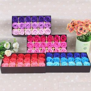 Dekorativa blommor kransar 18st Artificial Rose Wedding Party Valentines Day Gift Scented Petal Bath Body Soap Gifts For Scrapbooki Dhlca