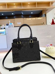 2024 Designer bag Luxury handbag Crossbody Womens warm and sweet full of latest fashion Wander shoulder bag