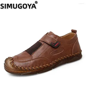 Повседневная обувь SIMUGOYA, кожаные мужские кроссовки с мягким дизайном, мужские удобные лоферы, мокасины, обувь для вождения