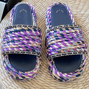 Famoso designer de chinelos do início da primavera Mulheres clássicas de retalhos de luxo de uma palavra flip flop lines chinelas confortáveis e macias corda grossa de sola grossa