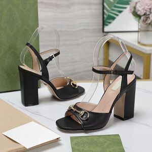 Damenmode Sommersandalen Designer Bequeme einfache süße High Heels Lässige und elegante römische Damenschuhe