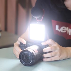 ULANZI VIJIM VL81 VL200 3200K-5600K Mini LED de vídeo LED Dimmable para smartphone SLR Câmera recarregável VLOG 3000mAh Luz de preenchimento