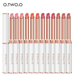 Otwoo 12pcs dudak balsamı renkler kalıcı dudaklar dolgun yağ nemlendirici doğal balmumu ile uzun ömürlü