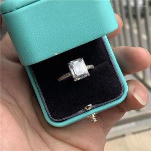 Pierścienie Pierścienie klastrowe moda elegancka obietnica Pierścień 925 srebrna księżniczka Cut Diamond CZ Wedding Wedding dla kobiet Party Żyd