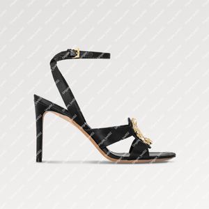 Explosion New Women's Met Sandal 1Acain Black Satin Initials Accessory Evening Ready Style Pearls Rhinestones Slender Ankel Strap Tiny Spänne High Stiletto Heel