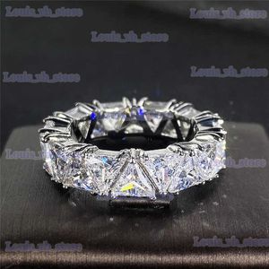 Band Rings Huitan Luxury Wedding Band Promise Rings for Women Unique Triangle Cubic Zirconia Design Top Quality New Trendy Jewelry Dropship T240330