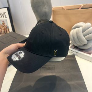 Designer baseball cap casual mångsidig fyra säsonger modeller hatt lyxbrev baseball cap män kvinnor hög kvalitet hatt