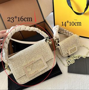 Summer Women Straw Handbags Designer Woman Overdimensionerad flätad twist axelväskor Rem Crochet Hasp Underarm Fashion Tote Brand Beach Let 3263