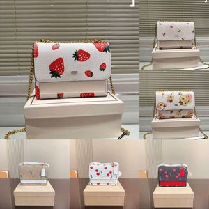 Shoulder Bag Leather Designer Bags Cute Strawberry Cherry Crossbody Bag Elegant Shopping Beach Messenger Purse Lady Luxurys Handbags 22 Refa