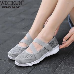 Sapatos de fitness femininos senhoras verão moda respirável malha cesta mocassins deslizamento em apartamentos andando tenis casual ginásio feminino tênis das mulheres