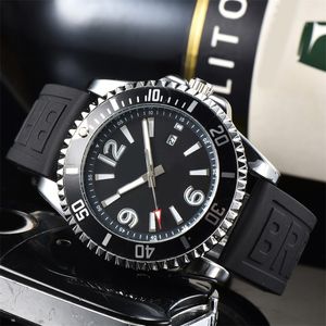 Chronograph Superocean Wristwatch Mens Designer Watch Quartz Movement Montre Homme Soft Rubber Strap Business Casual Luxury Watches Fashionable SB080