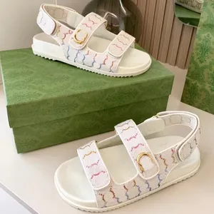 Designer di lusso a tacco piatto sandali da donna caviglia casual con decorazione strastina scarpe da passeggio in tela classica vetrini da festa sandalo spiaggia dimensioni 35-42