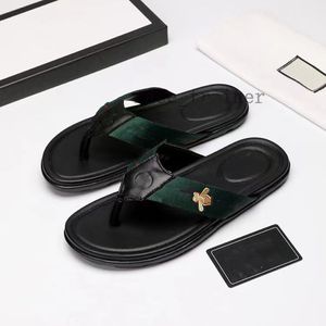 Sandały designerskie Summer Luksusowe Klasyczne Mężczyźni Kapcie Gumowe dolne slajdy Play Lett Flat Slipper Buty Buty biegowe Dna Flip Flopsfashion Causal 3.20 11 11