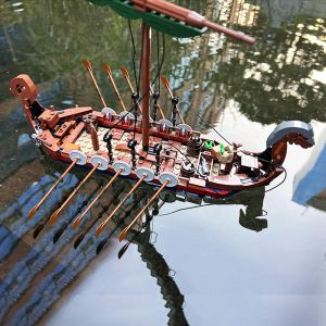 GoBricks Moc Ortaçağ Askeri Viking Gemi Modeli Yapı Taşları Sodiciler Figürler Tekne Tuğlaları Oyuncaklar Yaratıcı Uzman Oyuncaklar Erkekler İçin