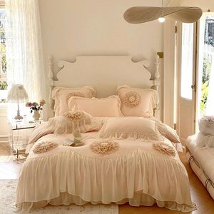 Set di biancheria da letto Set di cotone egiziano rosa Copripiumino di lusso in chiffon di pizzo da sposa principessa Copripiumini con fiori 3D Federe per lenzuolo