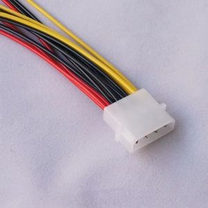 Yeni 2024 Yüksek Kaliteli 4pin IDE Güç Kabloları Hy1578 4 Pin Molex Erkek 3 Port Molex IDE Kadın Güç Kaynağı Ayırıcı Adaptör Kablosu