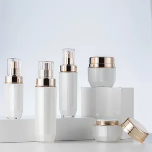 Storage Bottles 30ml 50ml 100ml Luxury Empty Lotion Bottle Pump Dispenser Refillable Face Cream Jars White Cosmetic Container Travel