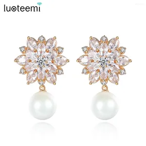 Baumelnde Ohrringe LUOTEEMI Goldfarbene Gänseblümchen-Blumen-Perlen-Tropfen-Ohrringe für Damen-Design, elegante Hochzeit, Verlobung, Accessoires, Brautschmuck