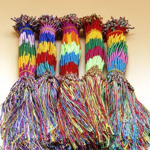 Оптовая продажа, 100 шт., случайная красочная веревка, сочетание цветов радуги, плетеный браслет с кисточками для женщин и мужчин, узел с нитками, подарок ручной работы 240315