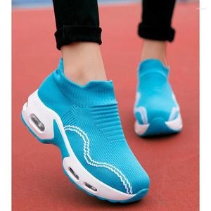 Casual Shoes 2024 Kvinnor andningsbara luftnät Autumn Grey Sneakers Outdoor Running Slip On Stretch Knitted Sock Platform