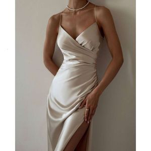 Sexy Partykleid Modisches Straps-Rückenfreies Sexy Schlitz-Partykleid 247788