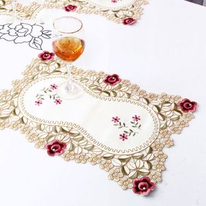 マット刺繍レースファブリックプレースマット30*45cmダイニングテーブルクロステーブルプレイスフローラルビンテージ高品質の耐久性