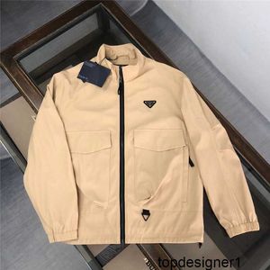 Designer New P Family Pocket Zipper Triangle Versatile Coat Jacket Pra Family Baseball Collar Rush Coat Men's Fashion VLF8