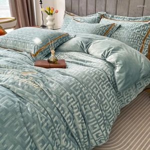 Set di biancheria da letto Coperchio piumino in velluto a colori solidi set 150 220x240SIPLE LUSSO INVERNO COLLE COLORE COLLE INVASSO COLO