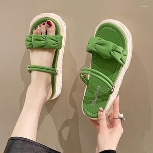 Sıradan Ayakkabılar 2024 Yaz Moda Yuvarlak Toe Toe İki Giyim Konforlu Sandalet Düz Alt Zarif Açık Terlik No: 168