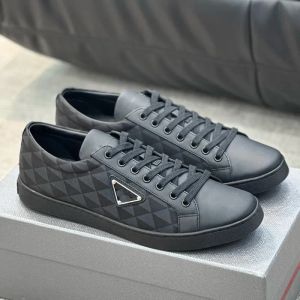 2024 new fashion Metal Triangle Men's High-end Boutique Simple Casual Sneakers high quality