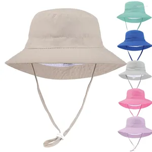 BERETS HAT KIDS SOMMER SOMMER BEACH UV SKYDD Big Brim With String Breattable Cap Holiday Accessory for Boy Girl