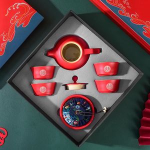 中国の結婚式の赤ティーウェアセットセラミックティーカンフー磁器ガイワンカップクリエイティブセレモニー240325