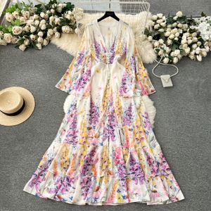 Grundläggande avslappnade klänningar 2024 Summer Holiday Gorgeous Cascading Cake Dress Women flare Sleeve V Neck Flower Print Buttons Chiffon Bohemain Robe Vestidos