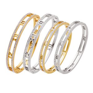 Jóias de luxo Mulher pulseira designer personalizado versátil pulseira de diamante com aço inoxidável oco romano duas fileiras de diamante charme pulseiras pulseiras