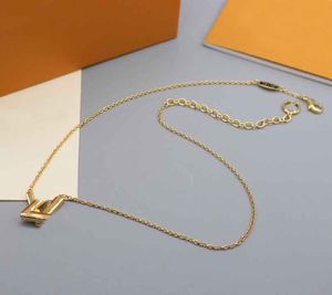 2024 Luxury Quality Pendant Necklace with Words 18k Gold Plated Monogram Fashion Necklace