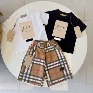 Set di abbigliamento per bambini per neonati T-shirt per ragazze per neonati Pantaloncini Abbigliamento Nuove ragazze per bambini in cotone Abbigliamento per bambini firmato per bambini taglia 90 cm-150 cm f03