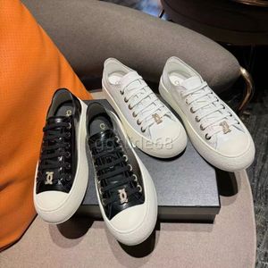 Moda de luxo grossa e alta ascensão nova sapatos casuais de couro genuíno Board Hoes grossa sola pequena tamanho de sapato branco 35-42