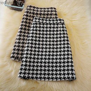 Saias Skorts Houndstooth Lã Meia-comprimento Saia Feminina Outono e Inverno Novo Tamanho Grande Cintura Alta All-match Anti-exposição Saias Curtas-XXL 240330