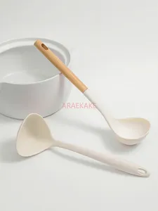 Cucchiai Cucchiaio da zuppa Grande manico lungo resistente al calore in silicone per uso domestico