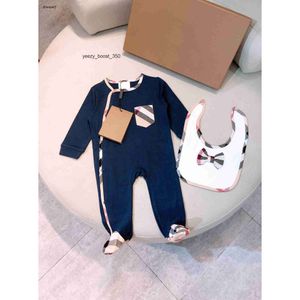 Burberrlies lüks tasarımcı bebek bodysuit rahat çocuk tulumları boyut 0-12 m 2pcs ayak tasarım çocuk atlayıcıları ve eşarp sep15