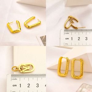 Simple Gold Plated Sier Sier Brand Letters Stud Heymetric Women Heart Heart Stainnable Steeldring Party Party Party Gift Jewerlry2024