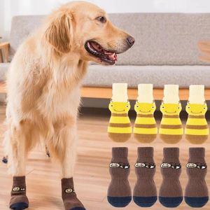 Vestuário para cães 4pcs meias para pisos de madeira para evitar lamber botas protetores de animais de estimação com apertos antiderrapantes grandes cães idosos