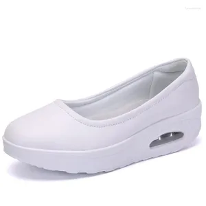 Sıradan ayakkabılar kadın spor ayakkabılar daireler loafers tatlı sığ konfor mokasen slip-on pu platform bale bayanlar vulkanize