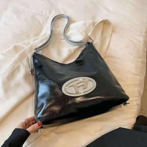 Магазин пляжных сумок шокирующие цены оптом и в розницу Новая высококачественная сумка для подмышек Ding Dang с цепочкой на плечо, большая вместимость, повседневная модная многофункциональная модная женская сумка