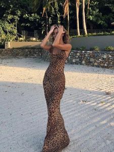 Casual Dresses Leopard Print Spaghetti Strap Long Dress Women rygglös smal hög midja Bodycon Kvinna 2024 Spring Split Sexig Robe