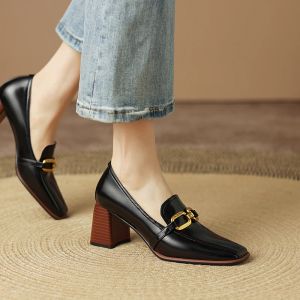 Nya Spring Woman skor läderskor kvinnor slip-on loafers kvinnor pumpar metallkedja fyrkantiga tå höga klackar skor zapatos de mujer