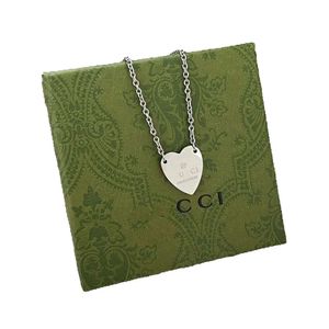 Brand Heart Pendant Designfor Women Sier Necklaces Vintage Design Gift Long Love Couple Family Jewelry Necklace Celtic Style Letter Chain